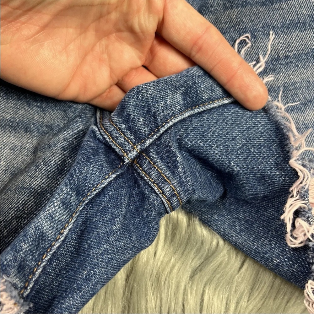Abercrombie And Fitch Mid Rise Boyfriend Shorts Distressed Denim Pink Dye - Picture 9 of 15